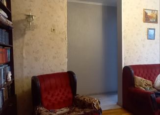 Продается трехкомнатная квартира, 53 м2, Новотроицк, улица Зинина, 2А