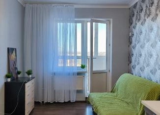 Четырехкомнатная квартира на продажу, 72.6 м2, Ленинградская область, Школьная улица, 4к1