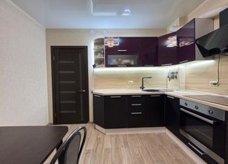 Двухкомнатная квартира на продажу, 48.3 м2, деревня Батино, улица Сергея Есенина, 10