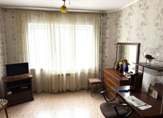 Продажа трехкомнатной квартиры, 64.8 м2, Омск, улица Лукашевича, 27