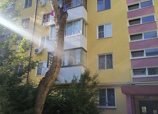 Продам 2-комнатную квартиру, 43 м2, Ростов-на-Дону, Октябрьский район, Таганрогская улица, 143/1