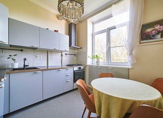 Продаю 3-ком. квартиру, 77 м2, Москва, улица Кедрова, 13к1, улица Кедрова