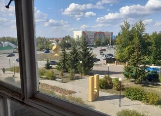 Продаю трехкомнатную квартиру, 88 м2, Нурлат, улица Салимжанова, 13
