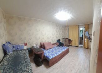 Продам 2-ком. квартиру, 42 м2, Оренбургская область, Ялтинская улица, 89