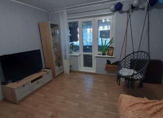 Продаю 3-комнатную квартиру, 68 м2, посёлок Рощино, улица Ленина, 18