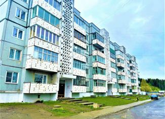 Продажа 2-комнатной квартиры, 54.7 м2, Нязепетровск, улица Бычкова, 2