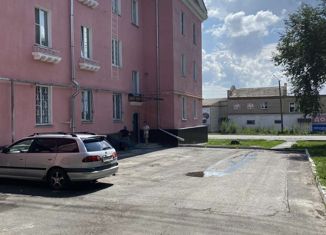 Продаю 2-комнатную квартиру, 44.3 м2, Еманжелинск, улица Ленина, 1