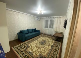 Сдам однокомнатную квартиру, 38 м2, Дагестан, улица Хизроева, 9А