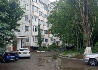 Трехкомнатная квартира на продажу, 72 м2, посёлок городского типа Иноземцево, улица Гагарина, 28