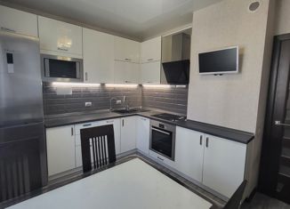 Продается трехкомнатная квартира, 80 м2, Курск, проспект Анатолия Дериглазова, 13, Центральный округ