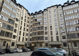 Продаю 2-комнатную квартиру, 71 м2, Нальчик, улица Чернышевского, 201Г, район Хладокомбинат