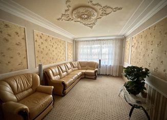 Продаю четырехкомнатную квартиру, 66.2 м2, Оренбург, улица Сергея Лазо, 8/1, жилой район Степной