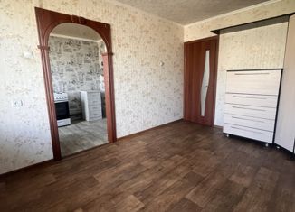 Продаю 2-ком. квартиру, 45.7 м2, Зверево, улица Казакова, 4А