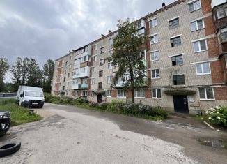 3-комнатная квартира на продажу, 60 м2, поселок городского типа Балакирево, улица 60 лет Октября, 4