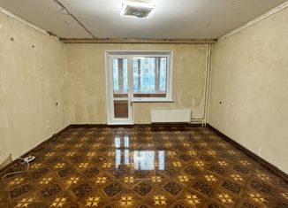 Продаю 2-комнатную квартиру, 57.1 м2, Челябинск, улица Братьев Кашириных, 76, Калининский район