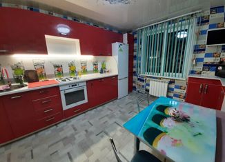 Продаю двухкомнатную квартиру, 62.3 м2, Вологда, улица Строителей, 14А, микрорайон Прилуки