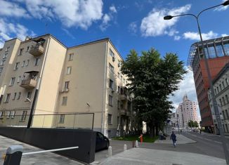 Продается четырехкомнатная квартира, 83.8 м2, Москва, Садовническая улица, 77с2