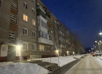 Продам двухкомнатную квартиру, 44.3 м2, посёлок городского типа Звёздный, Школьная улица, 16