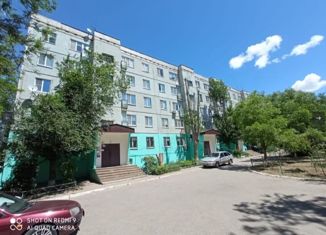 Продаю 2-комнатную квартиру, 48 м2, Элиста, 8-й микрорайон, 8-й микрорайон, 20