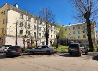 Продается 2-комнатная квартира, 60.4 м2, Псковская область, проспект Ленина, 48