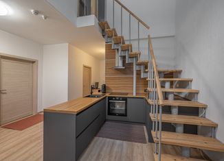 Продается 4-ком. квартира, 90 м2, Екатеринбург, улица Академика Парина, 40/2, улица Академика Парина