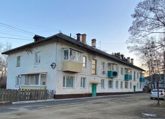 Продам 2-ком. квартиру, 42.6 м2, посёлок городского типа Кавалерово, улица Гагарина, 7