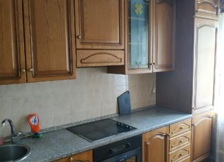 Сдаю в аренду трехкомнатную квартиру, 65 м2, Киров, улица Азина, 5