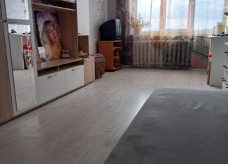 Продается 2-ком. квартира, 46.9 м2, поселок Углеуральский, 2-я Коммунистическая улица, 89Г