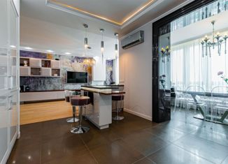 Трехкомнатная квартира на продажу, 90.9 м2, Краснодар, Кубанская улица, 52, Кубанская улица