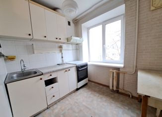 Продажа 3-ком. квартиры, 65 м2, Ставрополь, улица Доваторцев, 37/2, микрорайон №27