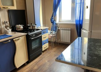 Аренда 2-ком. квартиры, 60 м2, Астрахань, улица Бабаевского, 35к3, Ленинский район