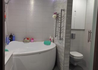 Продается 3-ком. квартира, 71 м2, Ленинградская область, Октябрьская улица, 3