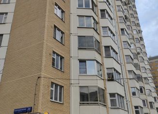 Продаю 3-ком. квартиру, 75 м2, Москва, проспект Защитников Москвы, 13, проспект Защитников Москвы