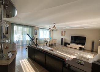 Продаю 5-комнатную квартиру, 239 м2, Таганрог, улица Пальмиро Тольятти, 3Б