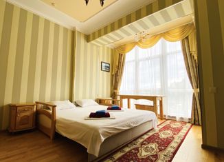 Продаю 1-комнатную квартиру, 31 м2, Алушта, Набережная улица, 16И