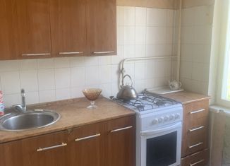 Продается двухкомнатная квартира, 52 м2, Армавир, улица Герцена, 7