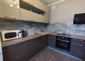 Продам двухкомнатную квартиру, 58.5 м2, Москва, Челобитьевское шоссе, 14к2, станция Марк