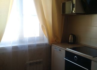 Сдаю 2-ком. квартиру, 44 м2, Братск, Комсомольская улица, 29