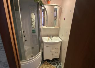 Продаю 3-ком. квартиру, 66 м2, село Шелокша, улица Крупнова, 36