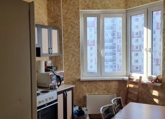 Продаю двухкомнатную квартиру, 52 м2, поселение Десёновское, Нововатутинский проспект, 12