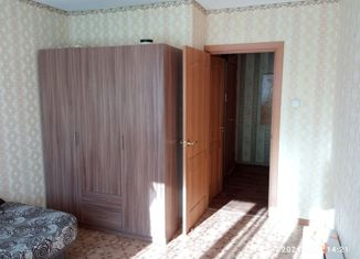 2-ком. квартира на продажу, 54 м2, Луга, улица Кингисеппа, 3