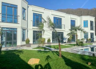 Продается таунхаус, 140 м2, посёлок городского типа Сириус, улица Лилий