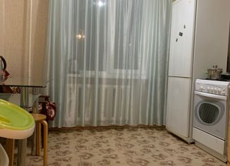 Продается 1-комнатная квартира, 35 м2, Новочебоксарск, Первомайская улица, 40