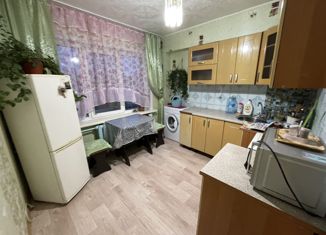 Продаю 2-ком. квартиру, 50 м2, Краснокаменск, 4-й микрорайон, 401