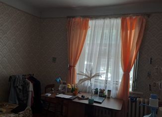 Продаю 3-ком. квартиру, 54 м2, Шахты, улица Ленина, 1