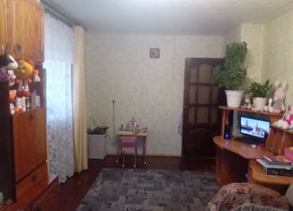 Продам 2-комнатную квартиру, 47.7 м2, Торопец, Холмский переулок, 14