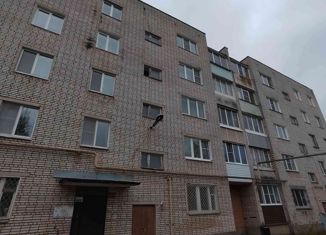 Продается 2-комнатная квартира, 45.2 м2, Псковская область, улица Матвея Кузьмина, 11