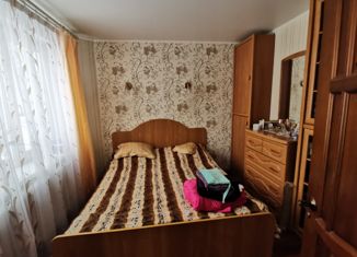 Продам 3-ком. квартиру, 52 м2, село Октябрьское, улица Луначарского, 82