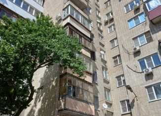 Продам 3-ком. квартиру, 68 м2, Ростов-на-Дону, улица 13-я Линия, 4