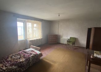 Продам 1-ком. квартиру, 43.3 м2, Топки, улица Революции, 16